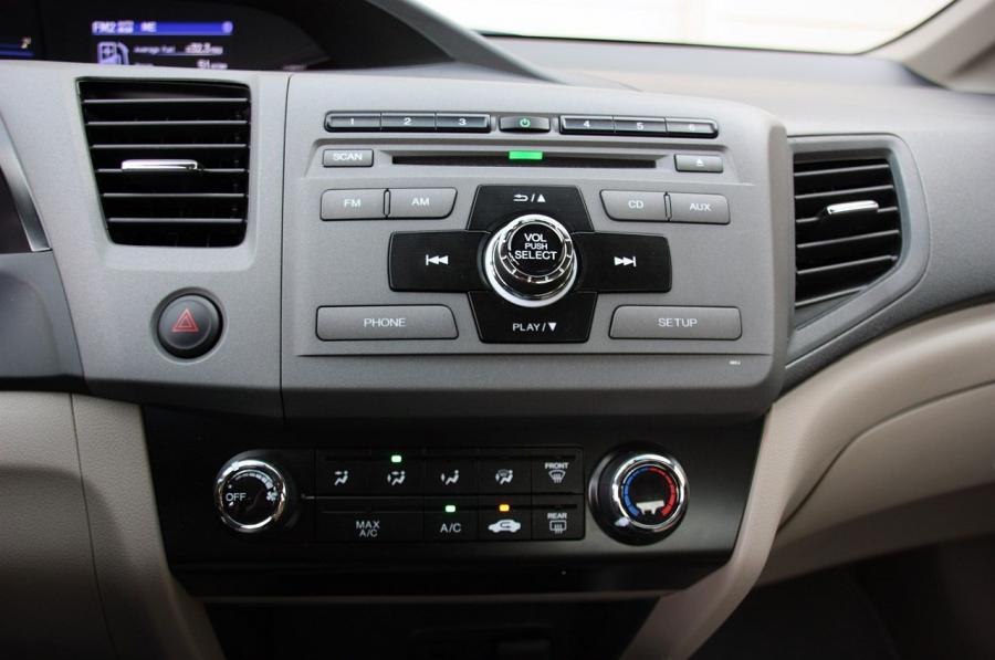  Honda Civic EX Sedan 2012 года  (фото 17 из 36)